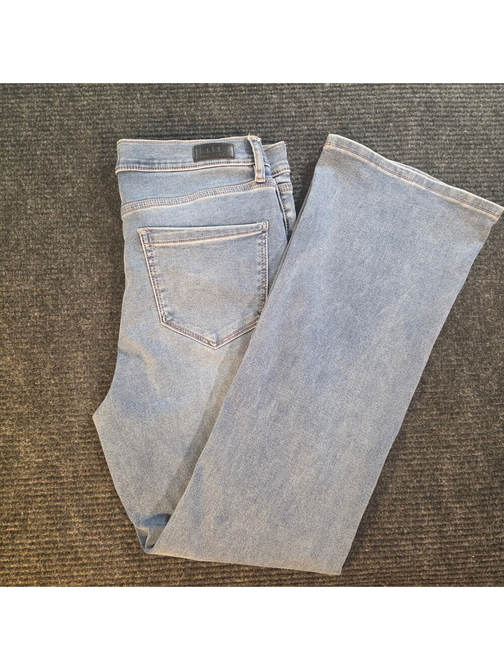 Nicole Miller New York Women's Light Blue Flared Jeans Size 12